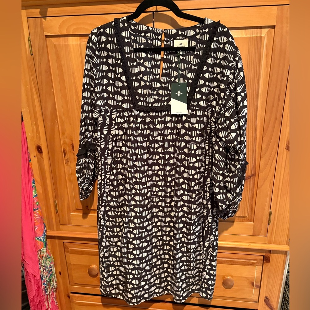 NWT Tuckernuck size XL